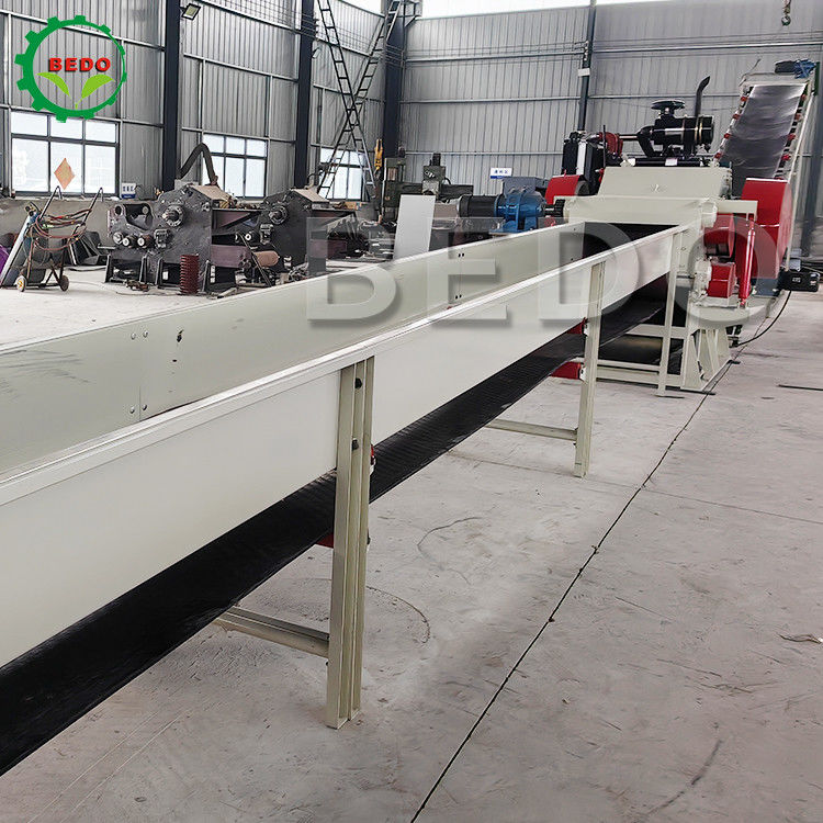 8500 kg Motore diesel Macchina di frantumazione per alberi di legno Colorato personalizzato Equipaggiamento di frantumazione per la silvicoltura