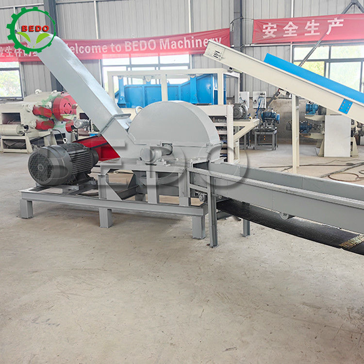 37KW elettrico 6pcs lame Legno Chipper Machine 4m Feed trasportatore tamburo tipo triturazione