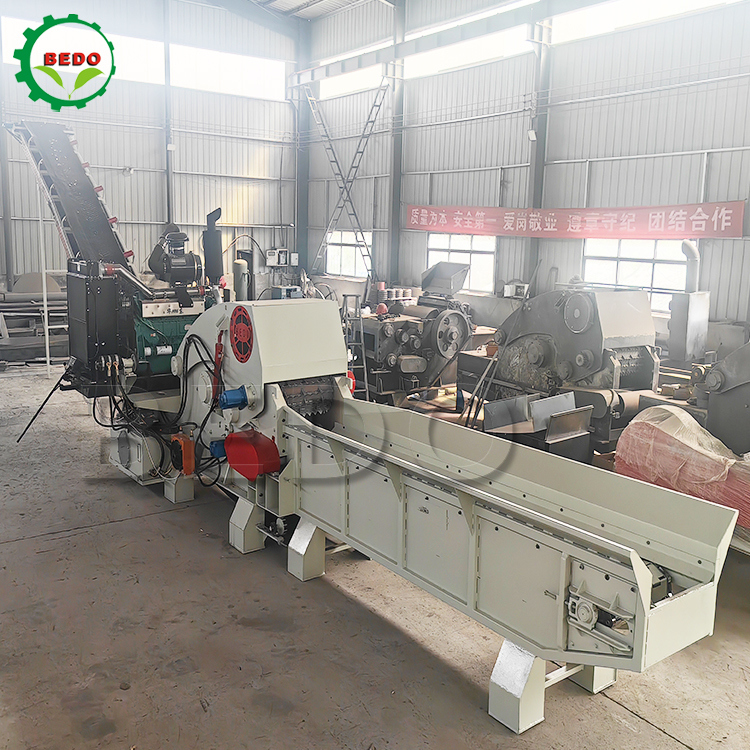 Convogliere idraulico ad alimentazione motore personalizzabile Macchina di frantumazione di legno Trinciatore di tamburi industriali certificato CE