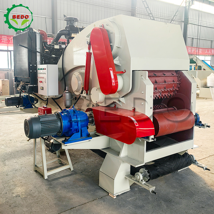 Trasportatore di alimentazione del motore idraulico Macchina cippatrice diesel Certificato CE Trituratore a tamburo industriale