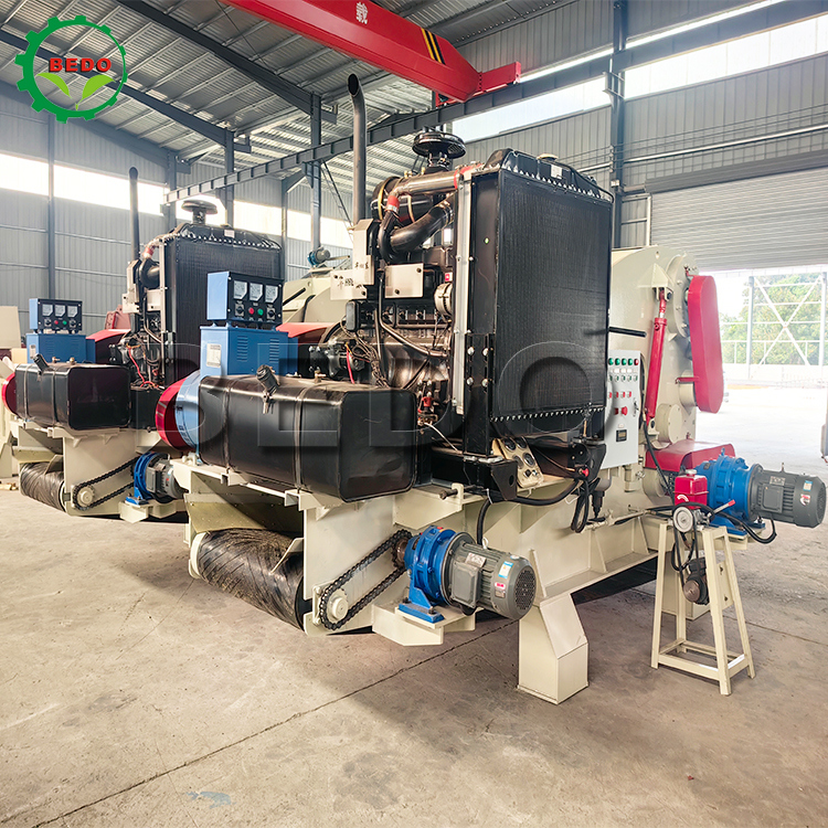 Motore diesel 235HP Macchina di frantumazione del legno Trasformazione del legno su larga scala Tombaio pesante