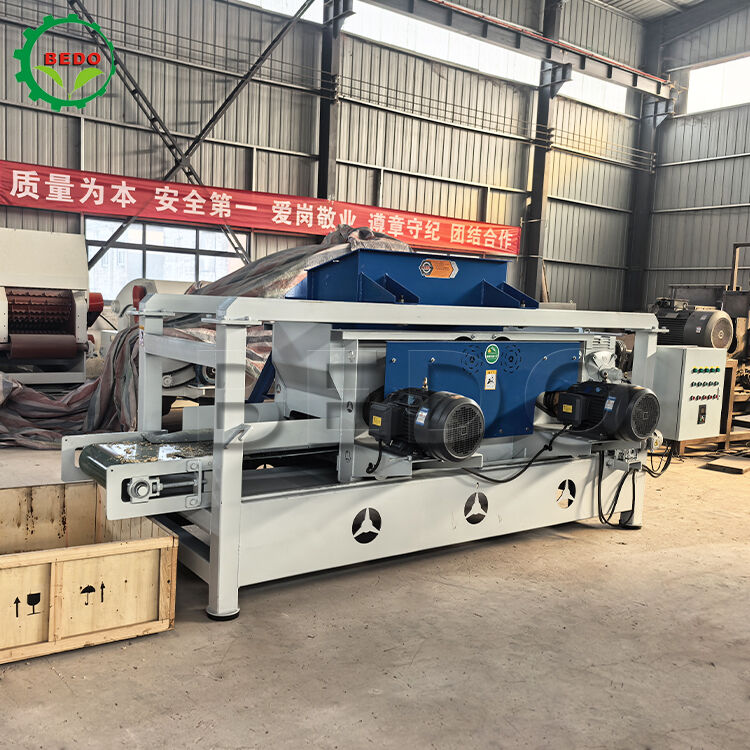 Macchina per trucioli di legno con diametro del rullo da 125 mm, potenza di funzionamento di 4 kW e dimensioni di uscita personalizzate per vari tipi di legno