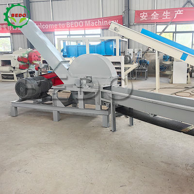 37KW elettrico 6pcs lame Legno Chipper Machine 4m Feed trasportatore tamburo tipo triturazione