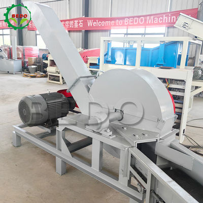 Potentissima macchina elettrica per la frantumazione del legno con 6 lame e 3 kW di potenza del trasportatore di alimentazione