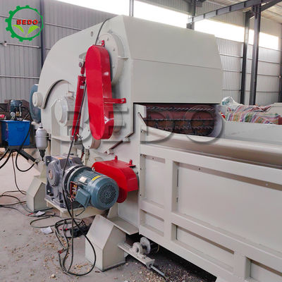 Potente motore diesel macchina di frantumazione del legno con 3pcs coltello volante e 3KW 4KW scarico di potenza del motore
