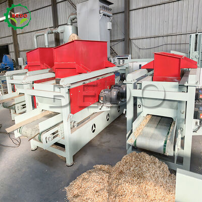 Macchina per la raschiatura del legno 200pcs Lame 4kw trasportatore 500x1000mm Dimensioni di alimentazione attrezzature di lavorazione